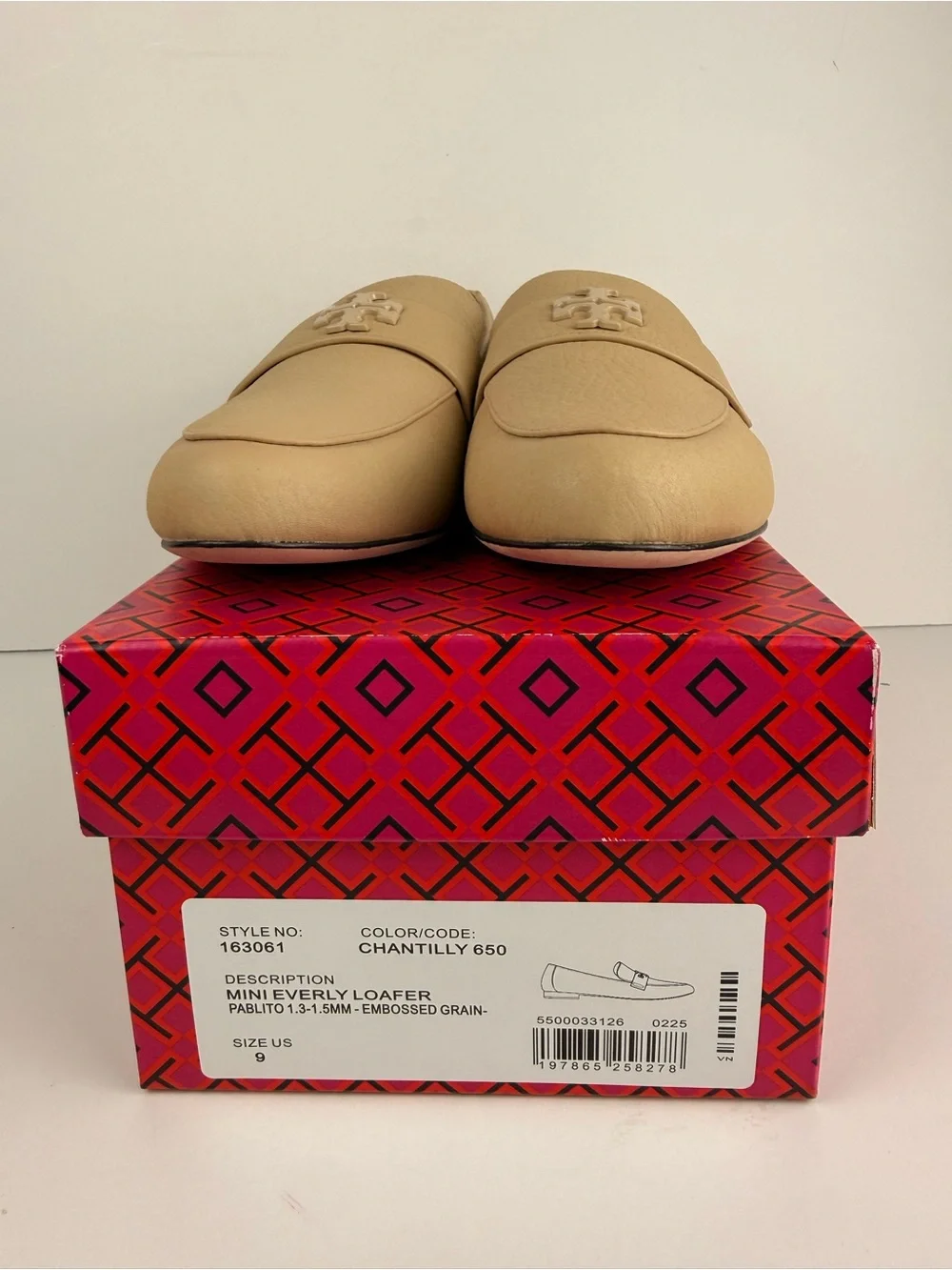 Tory Burch Mini Everly Loafer Pebbled Leather Flats Chantilly Beige Size 9